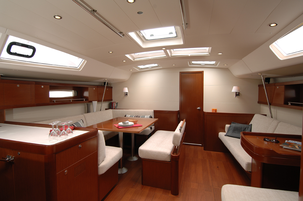 Beneteau Oceanis 54 19